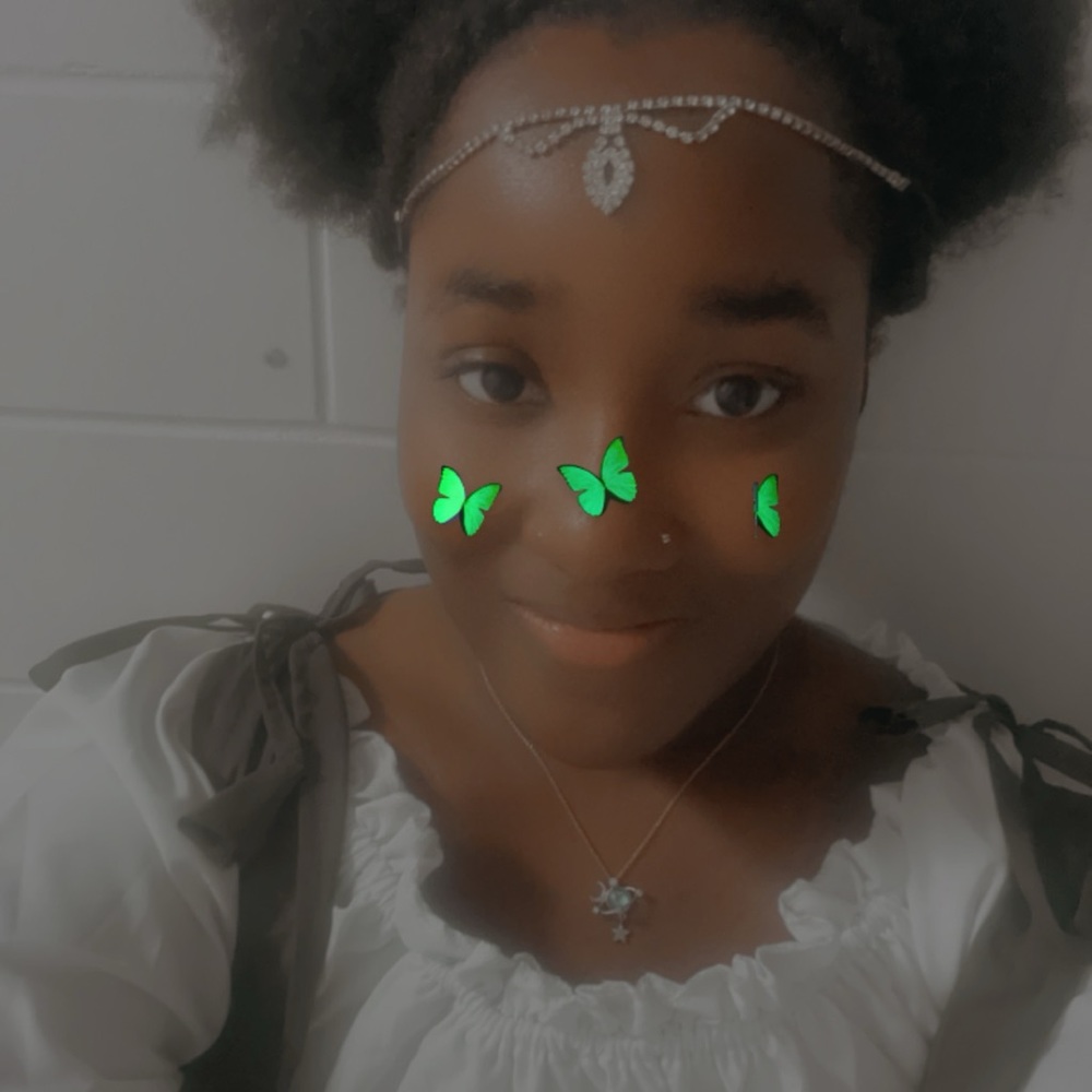 Meet your Posher, Alexis